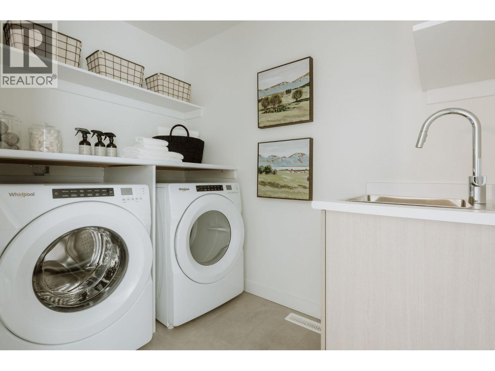 2464 Alder Way Property Photo 12