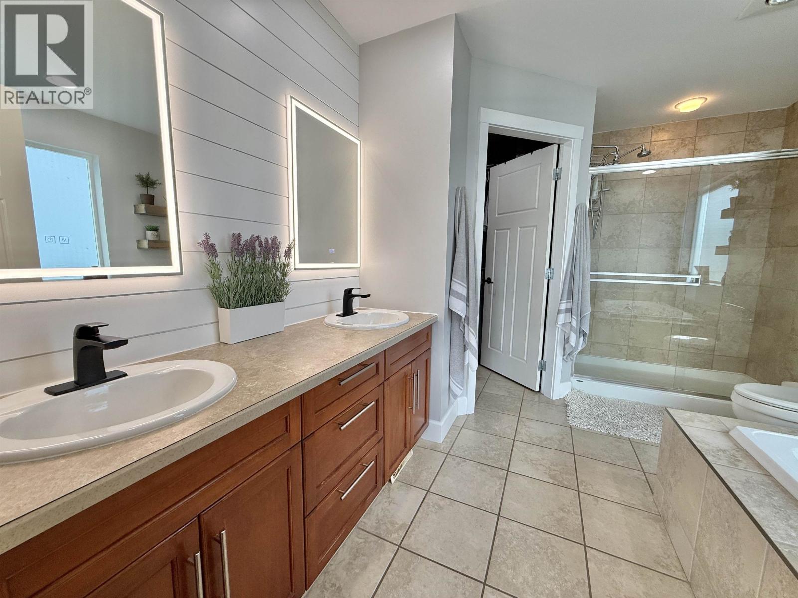 1912 Crystal Street Property Photo 22