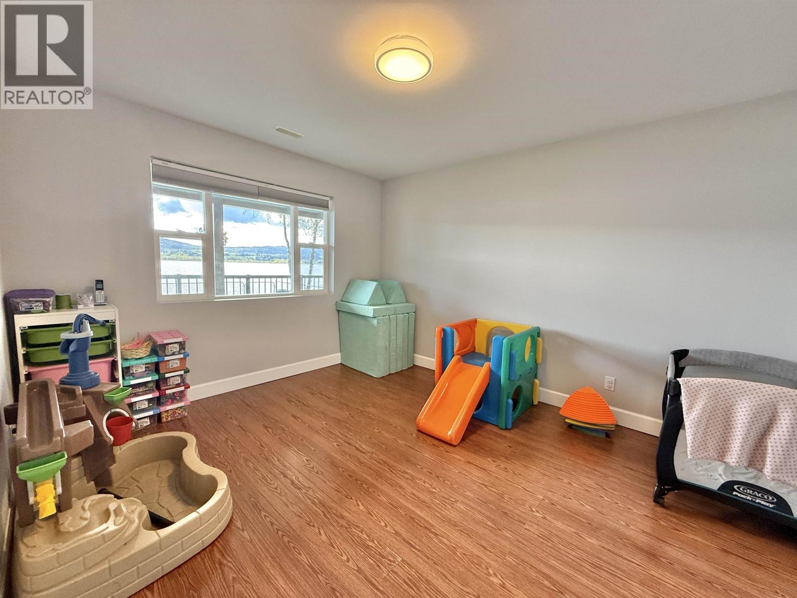 1912 Crystal Street Property Photo 35