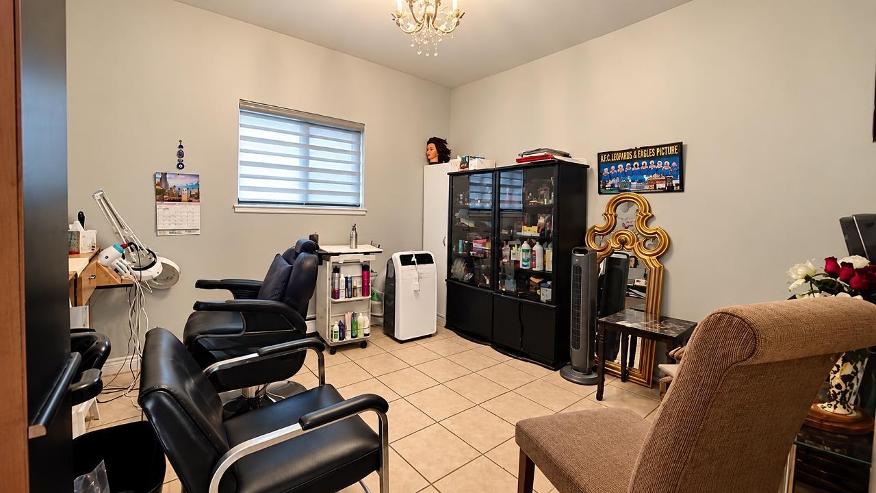 6730 150 Street Property Photo 9