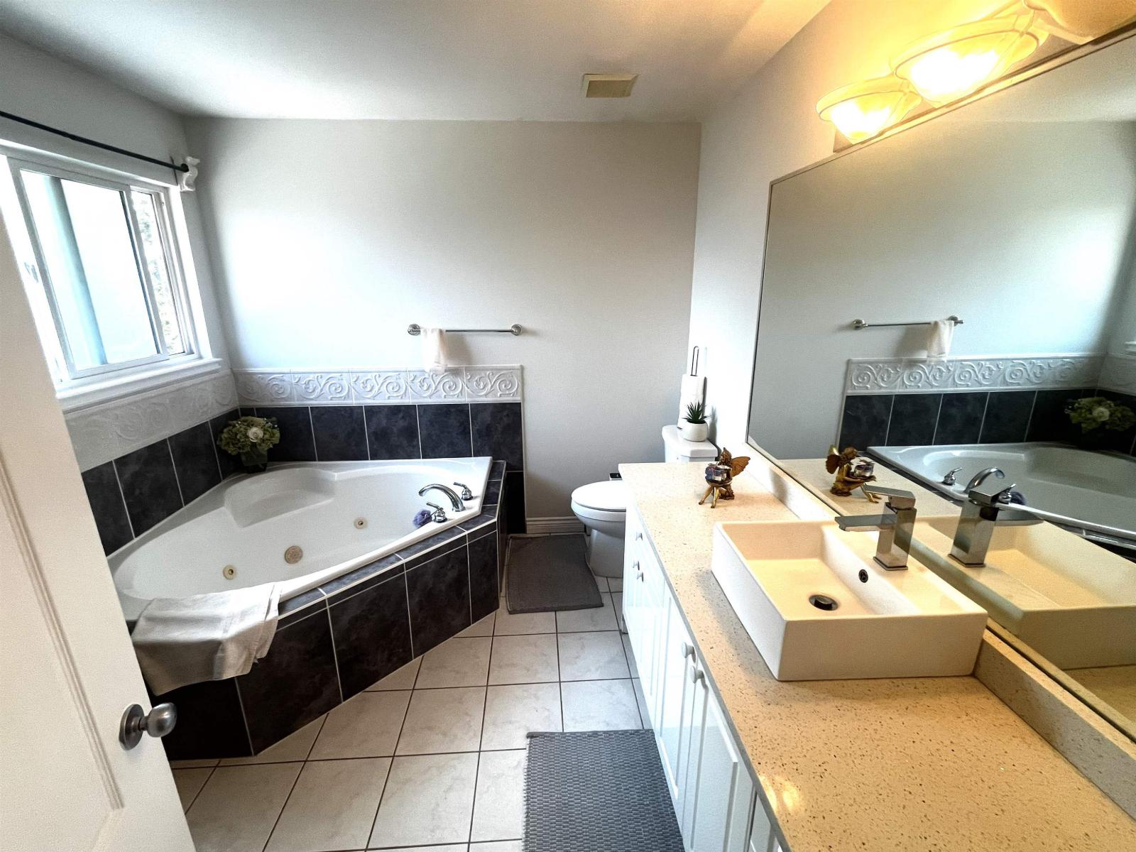 6730 150 Street Property Photo 14