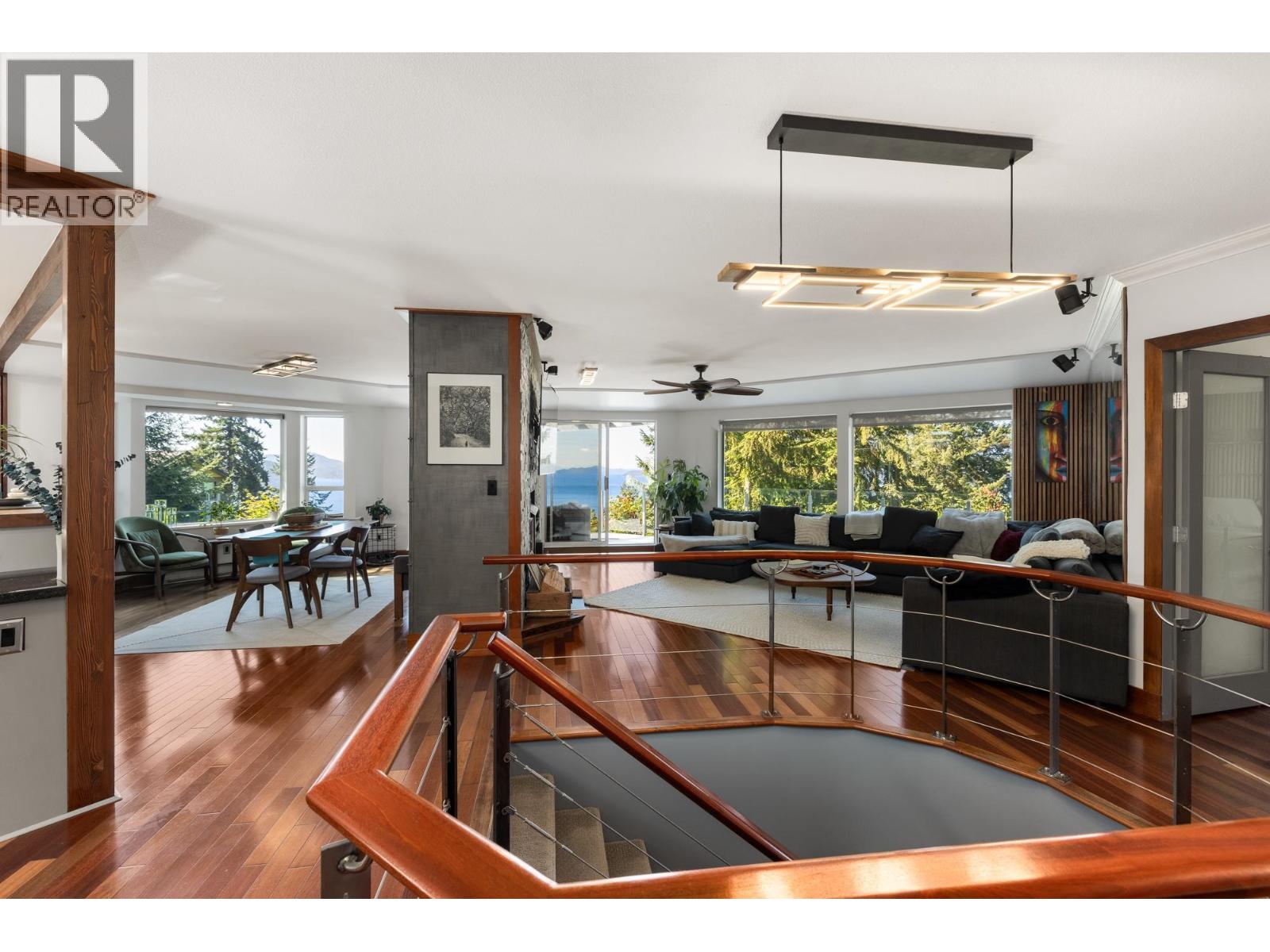 350 Bayview Place Property Photo 11