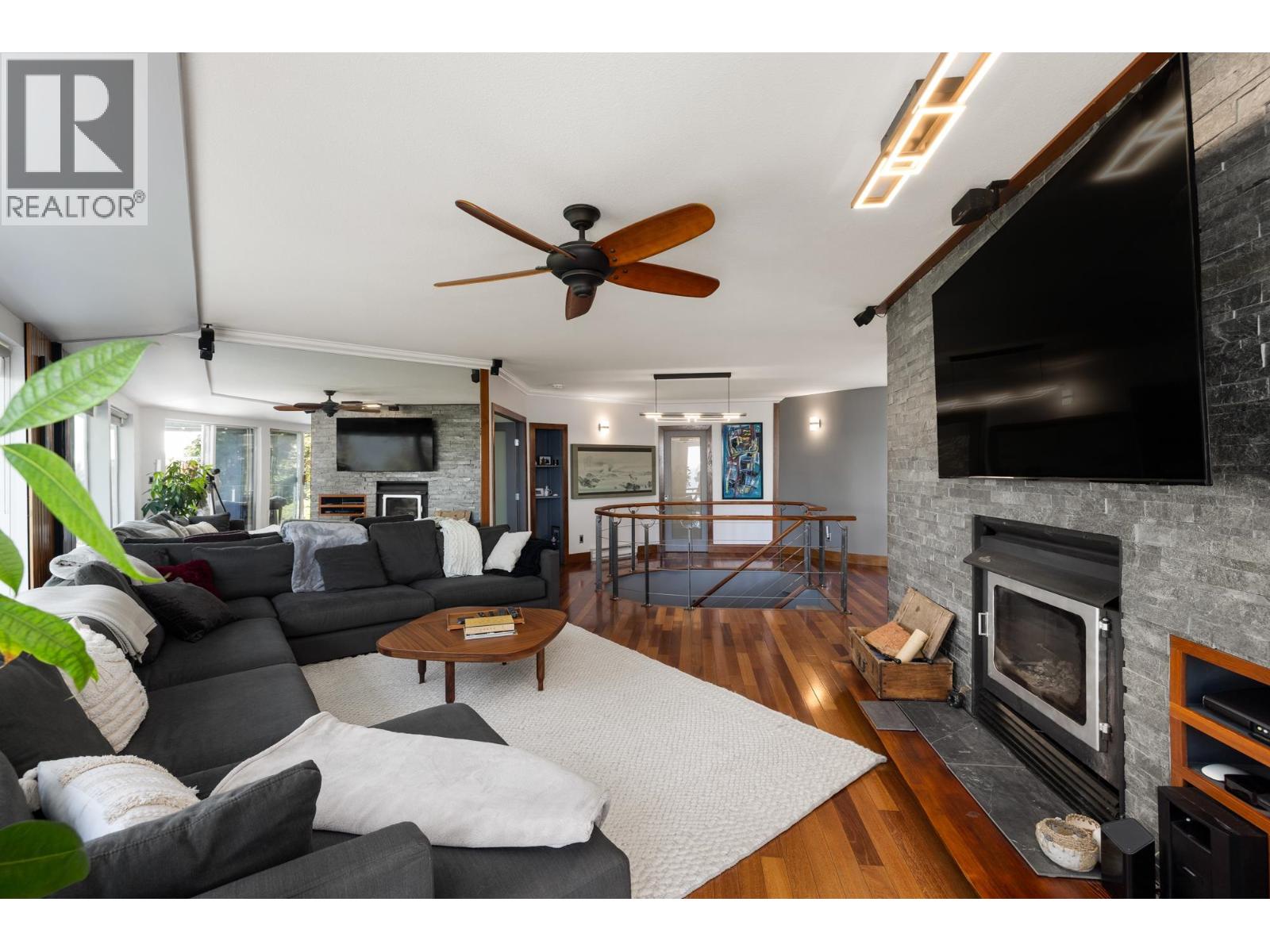 350 Bayview Place Property Photo 12