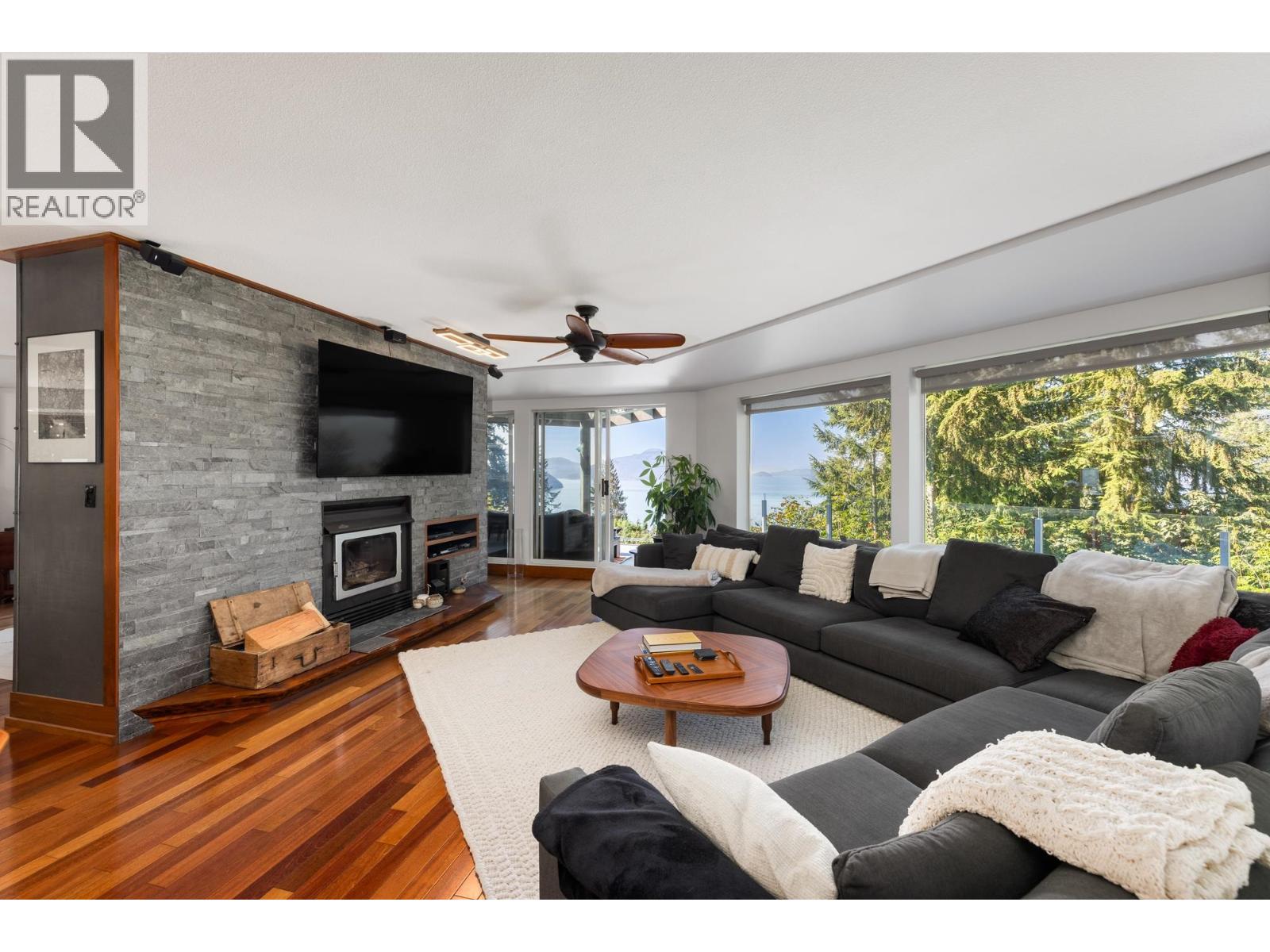350 Bayview Place Property Photo 13