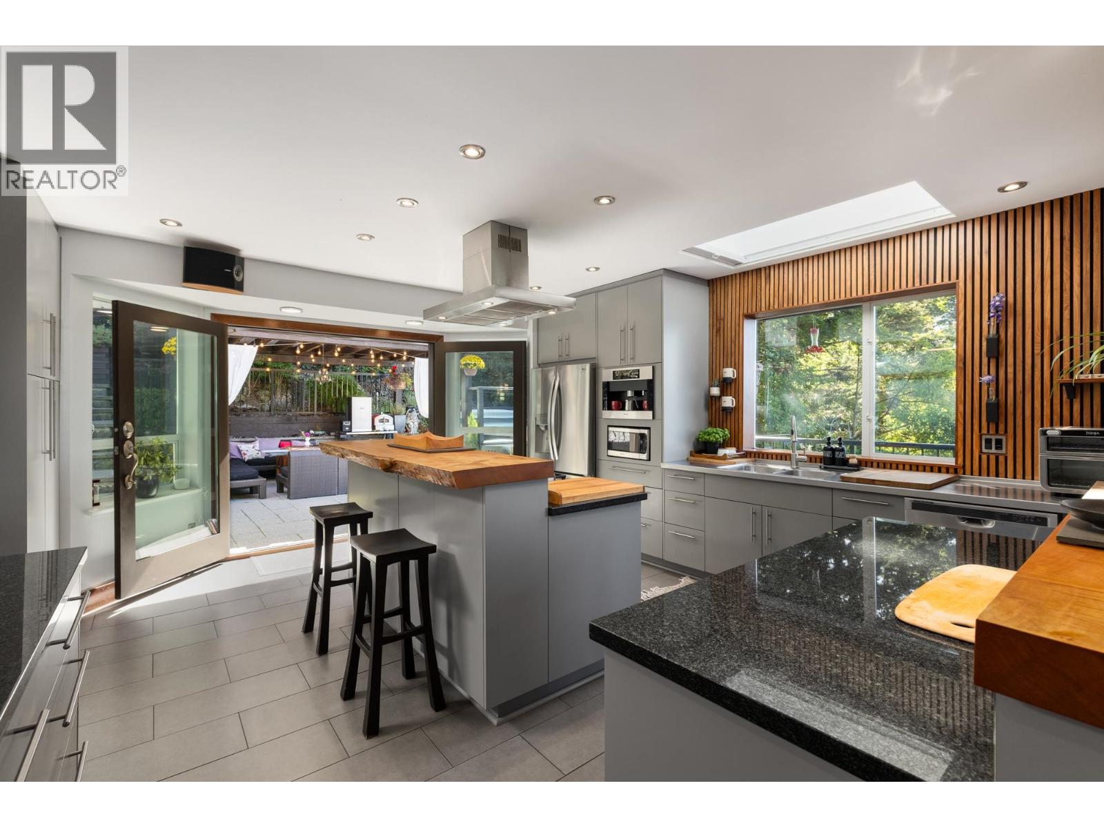 350 Bayview Place Property Photo 18