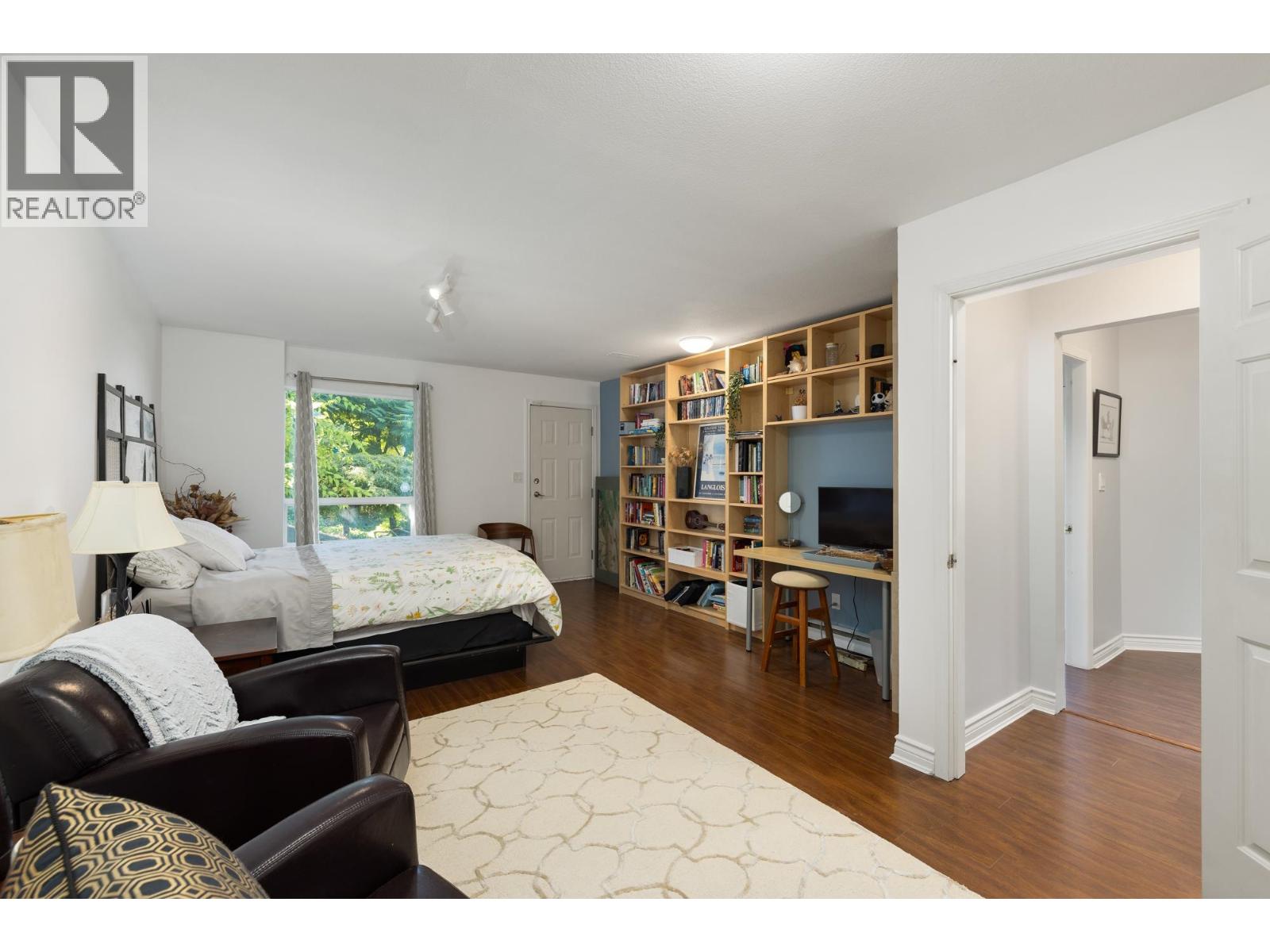 350 Bayview Place Property Photo 30