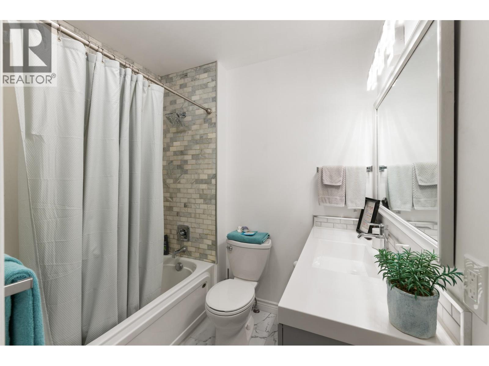 350 Bayview Place Property Photo 31