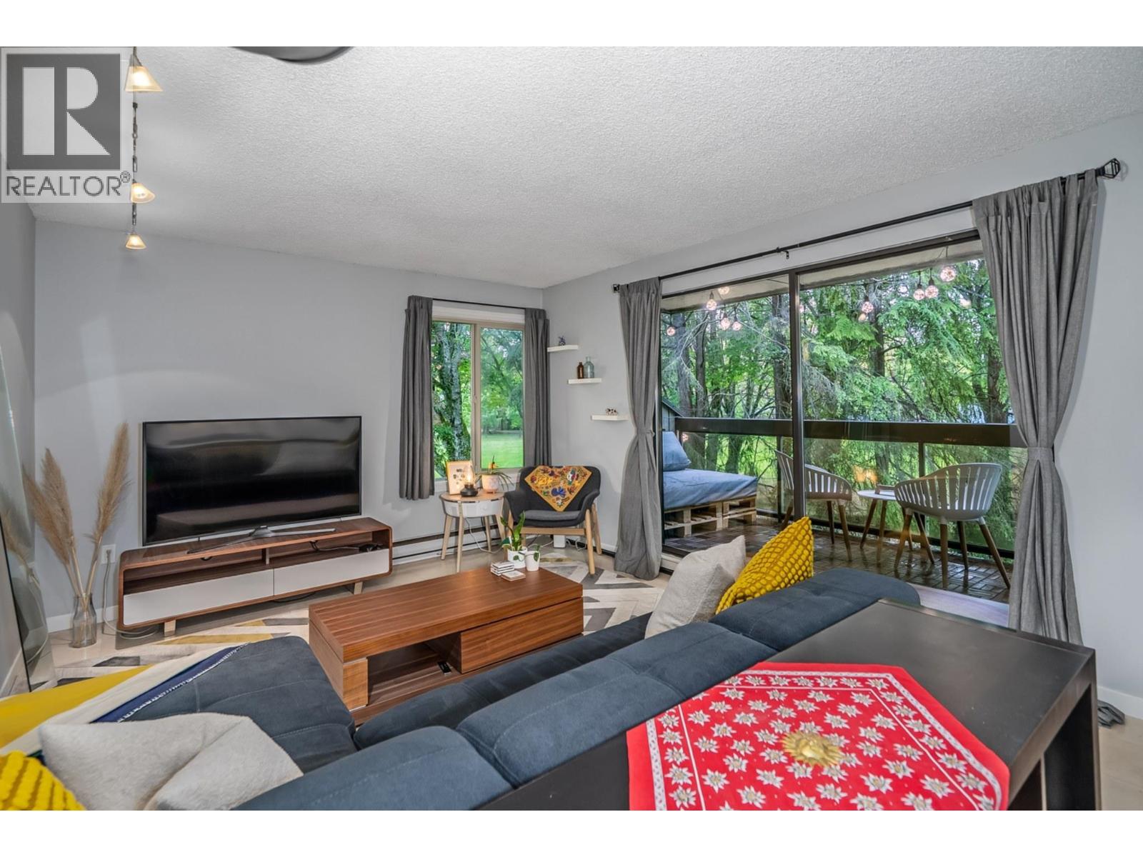 111 6655 Lynas Lane Property Photo 1