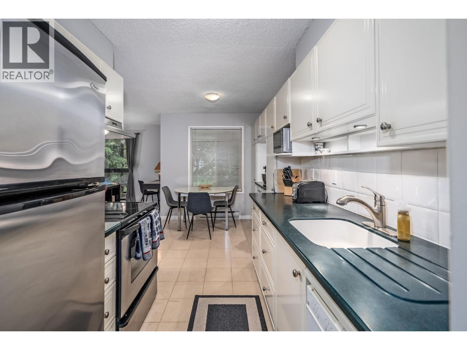 111 6655 Lynas Lane Property Photo 12
