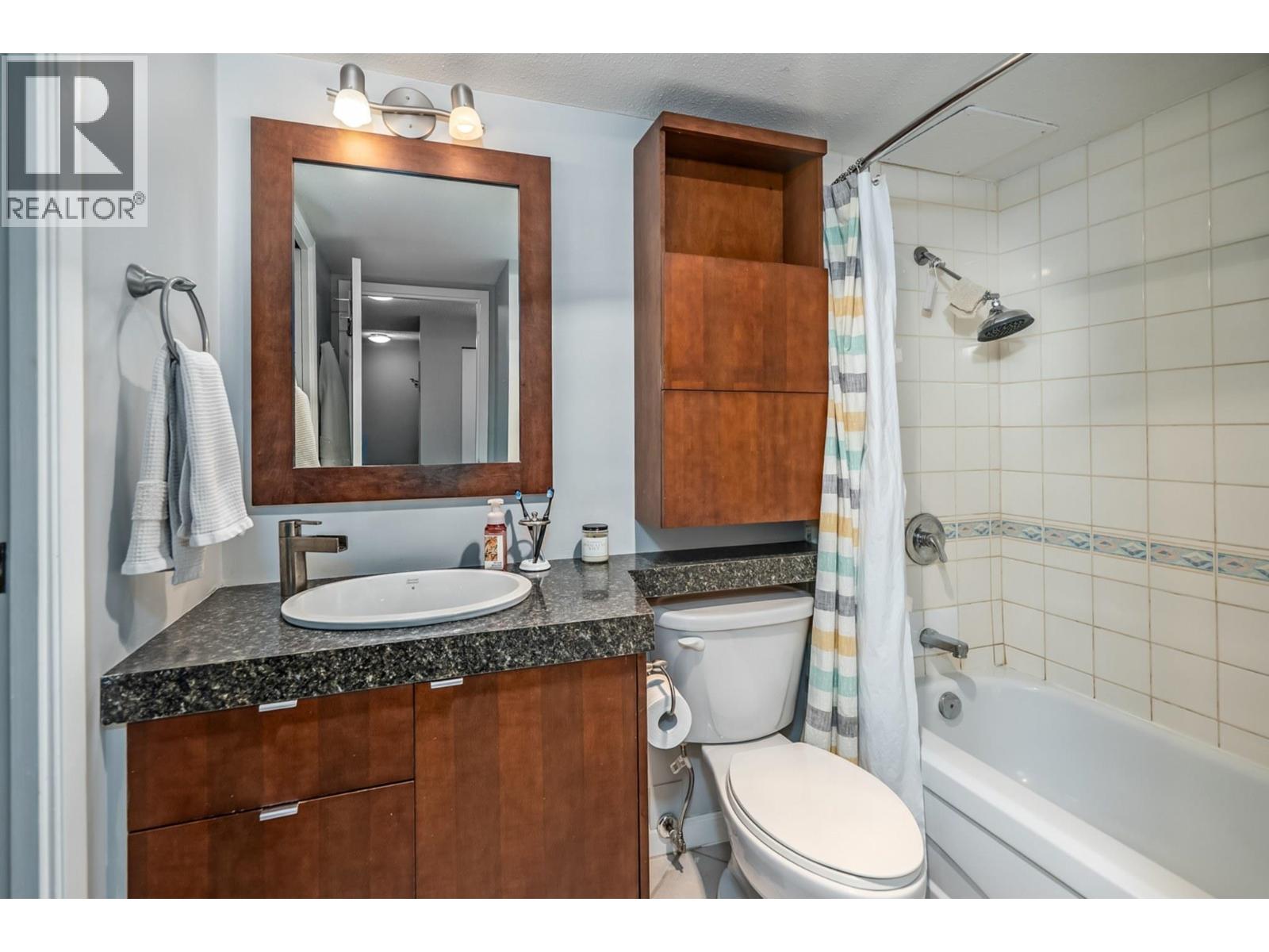 111 6655 Lynas Lane Property Photo 22