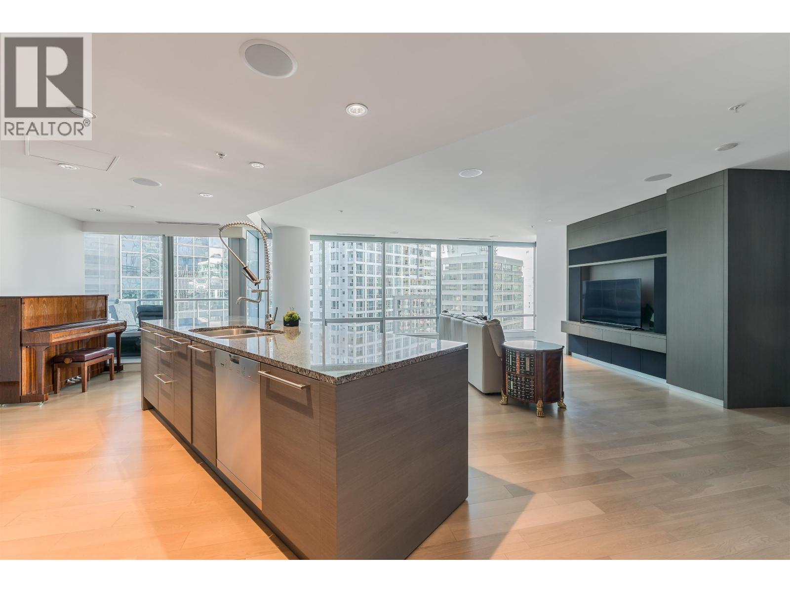 1809 1111 Alberni Street Property Photo 2