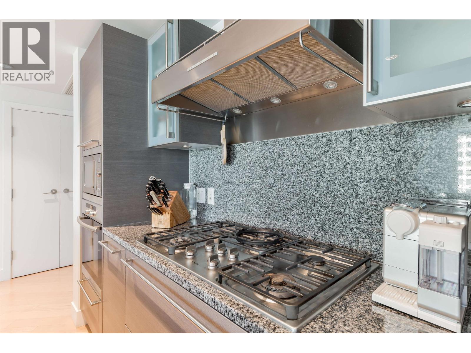 1809 1111 Alberni Street Property Photo 6