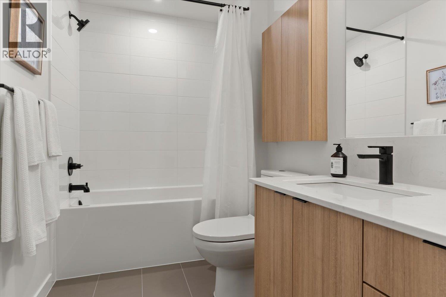 207 2277 Hawthorne Avenue Property Photo 11