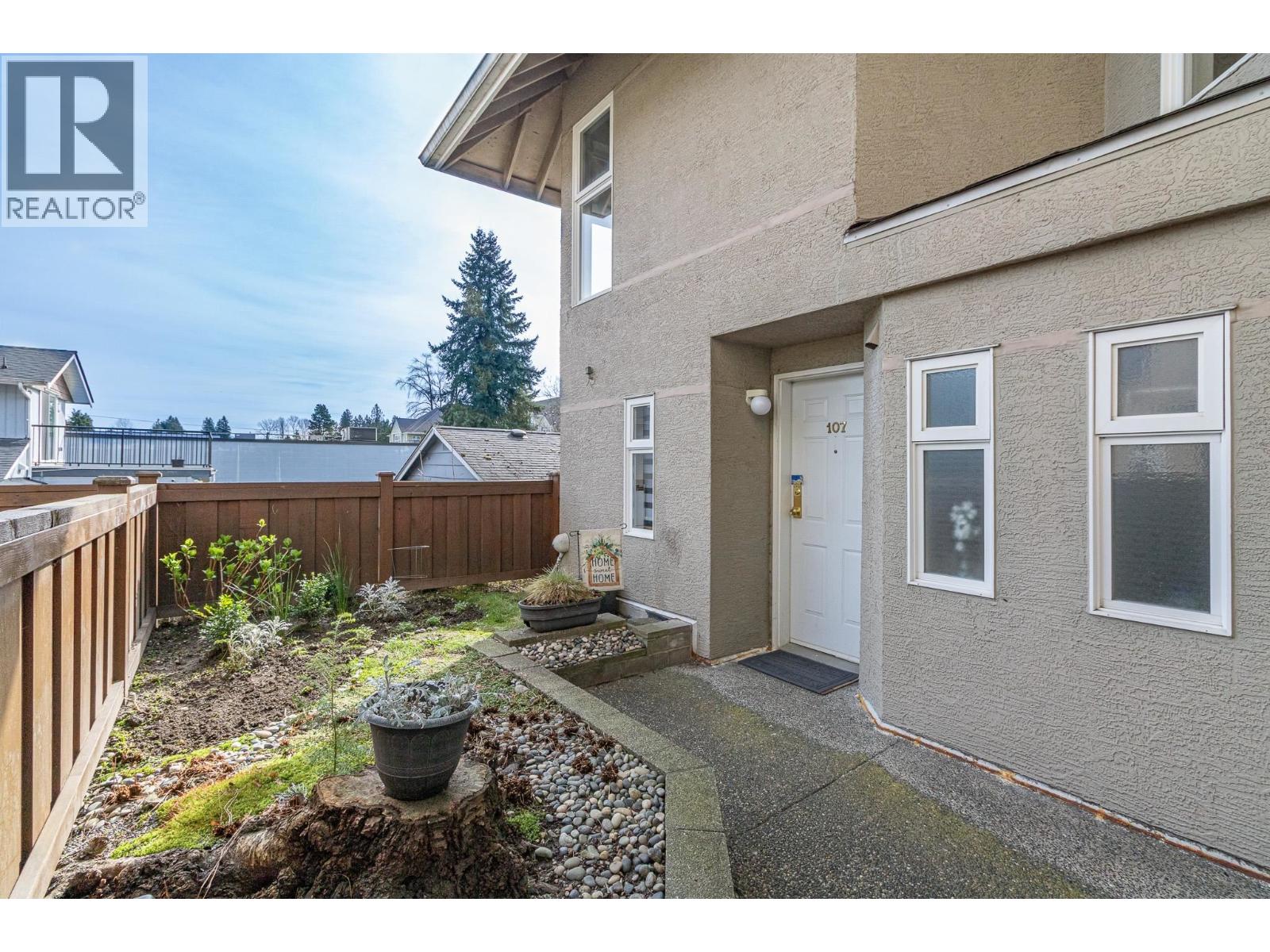 107 1570 Prairie Avenue Property Photo 2