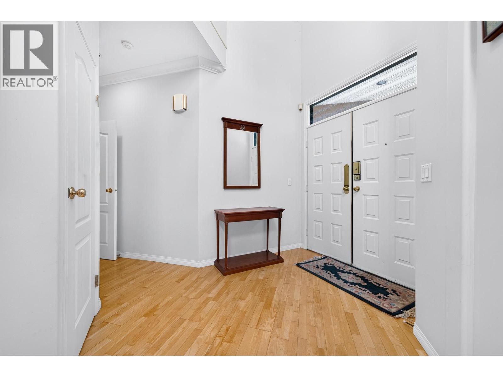 6215 Dunsmuir Crescent Property Photo 3