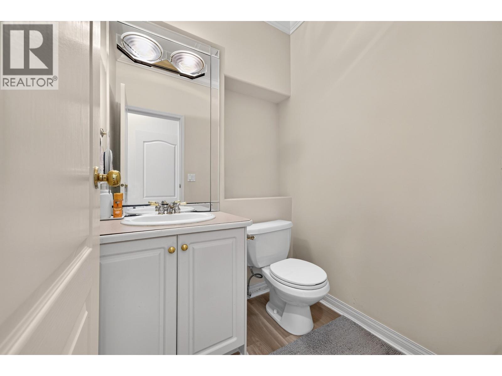 6215 Dunsmuir Crescent Property Photo 15