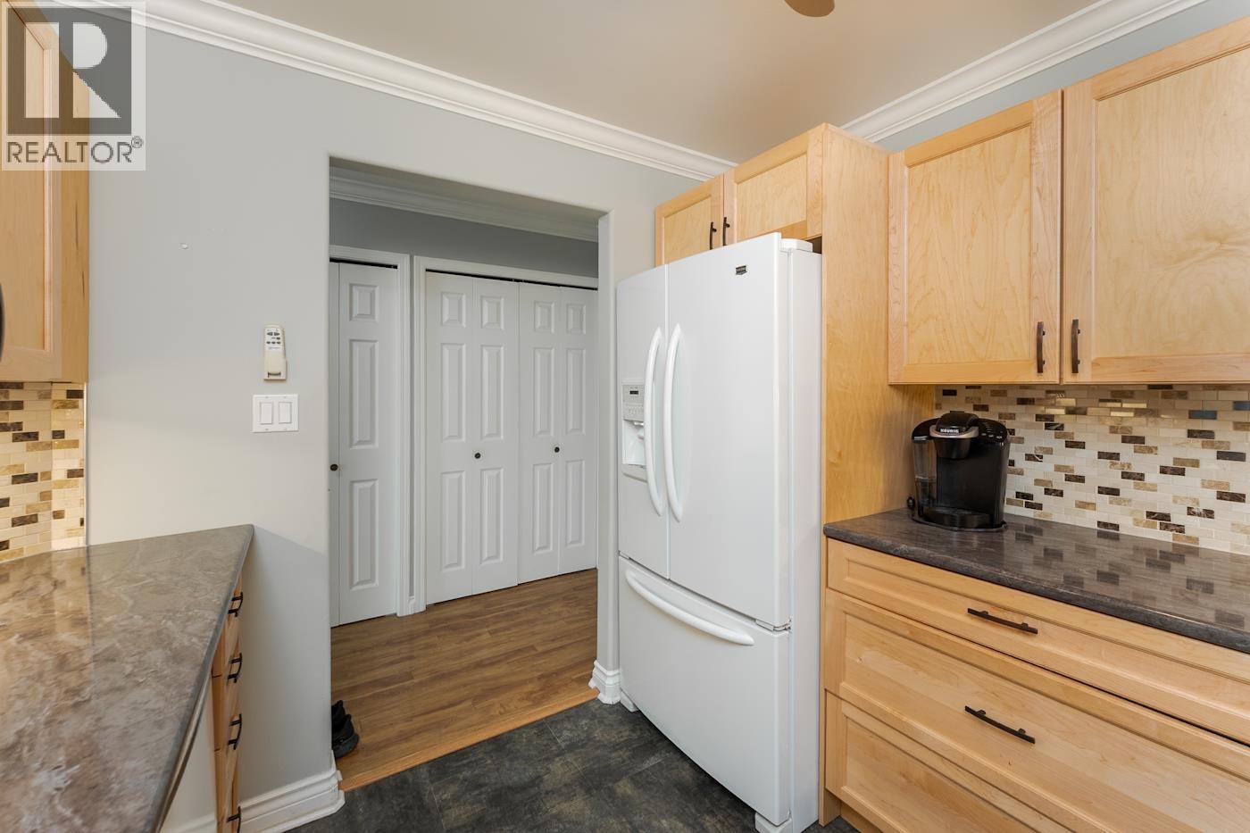 109 2055 Ingledew Street Property Photo 6