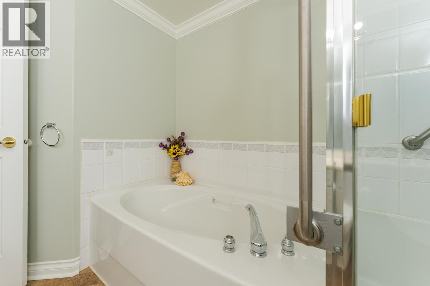 109 2055 Ingledew Street Property Photo 32