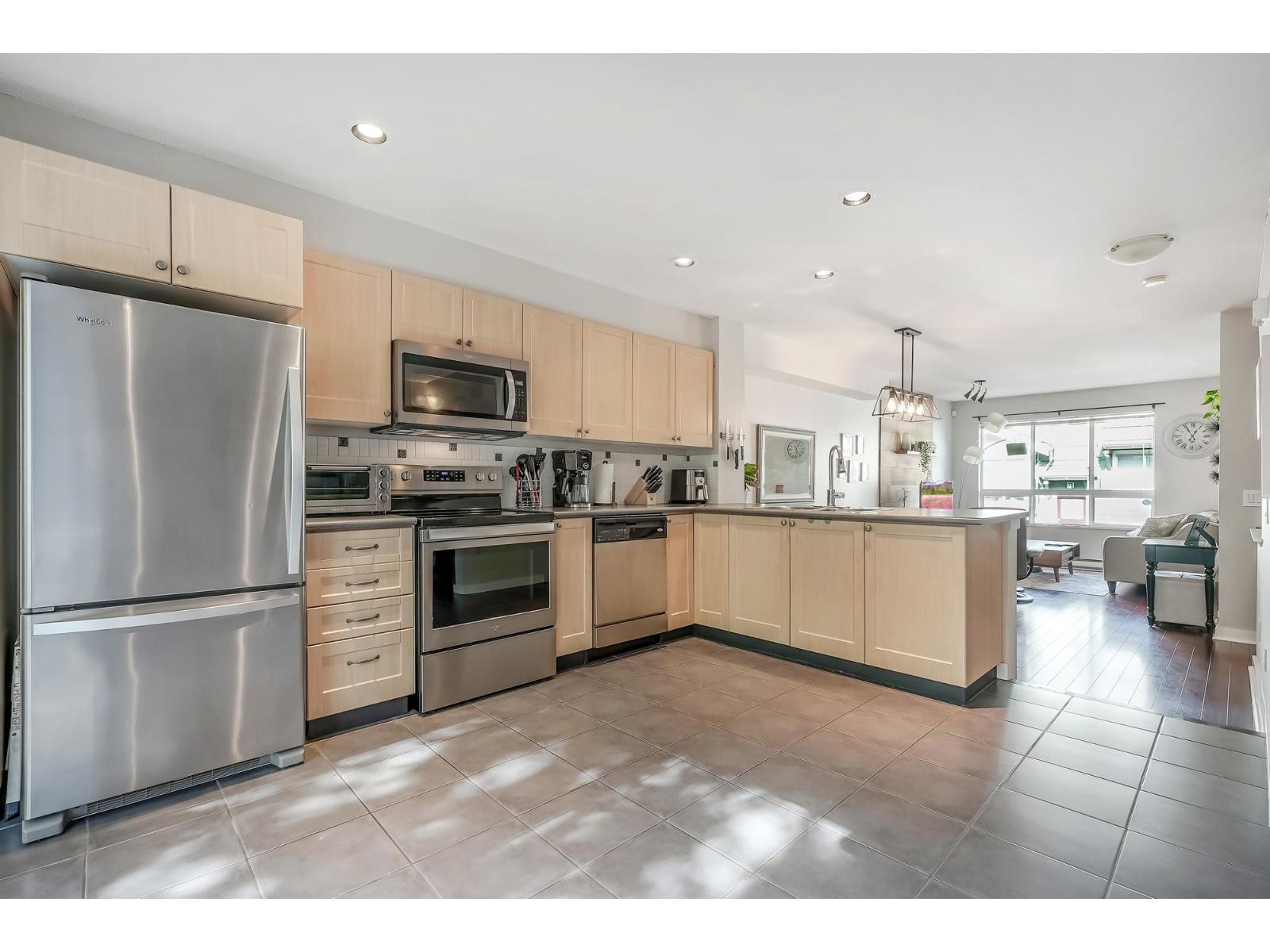 15168 36 Avenue Property Photo 9