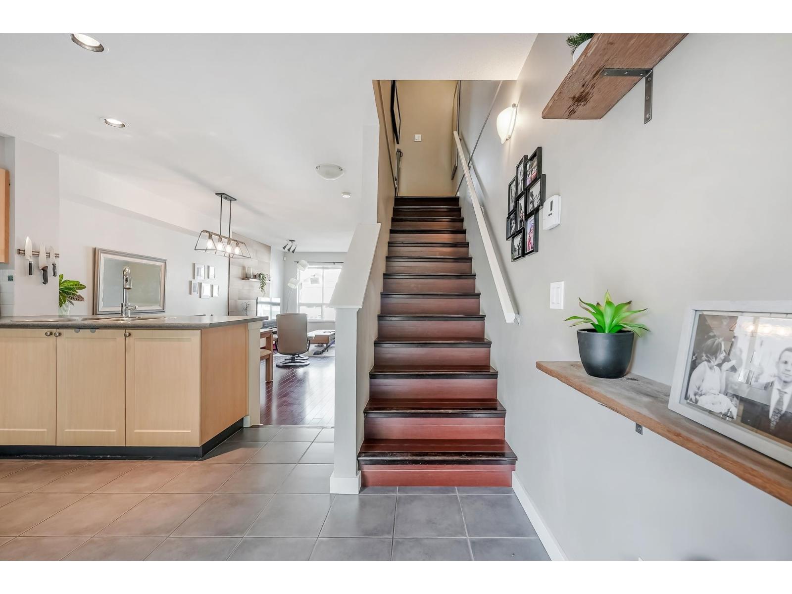 15168 36 Avenue Property Photo 12