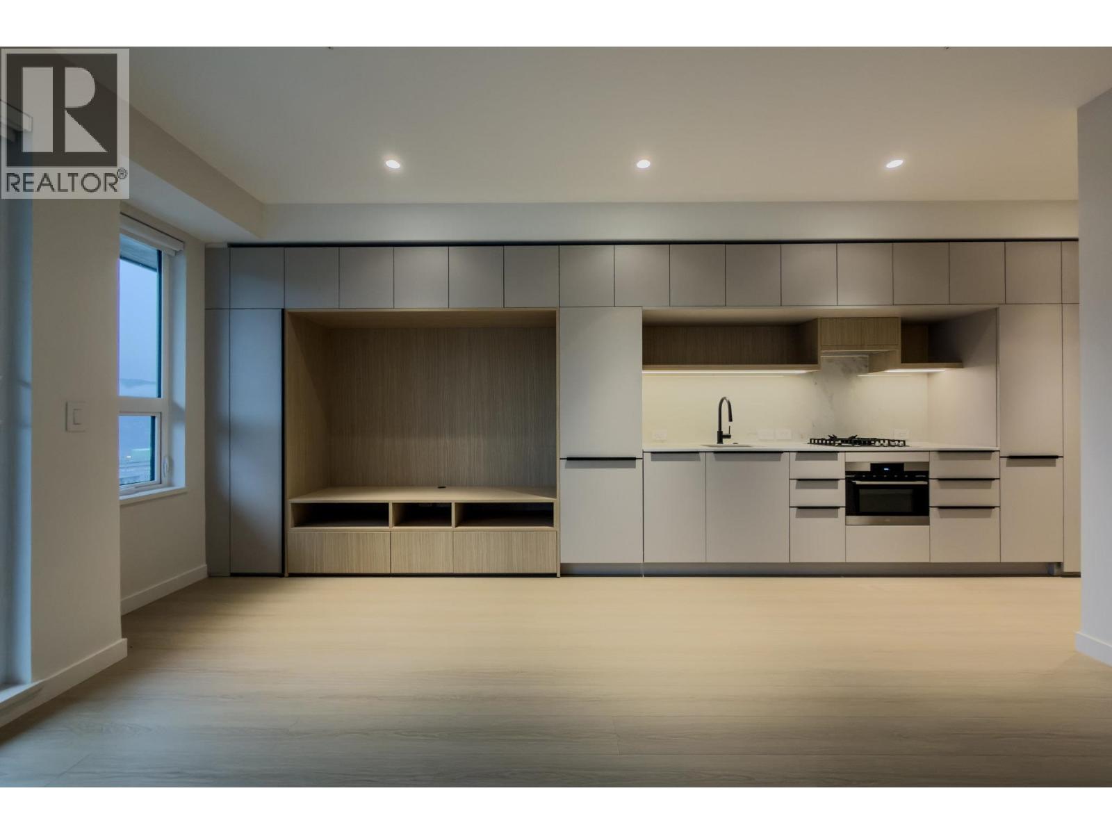 609 2015 St. Johns Street Property Photo 2