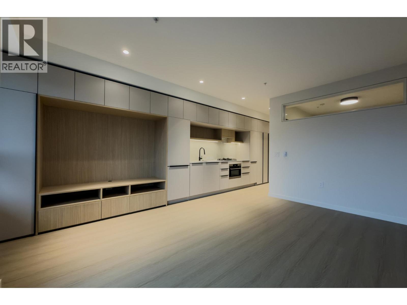 609 2015 St. Johns Street Property Photo 12