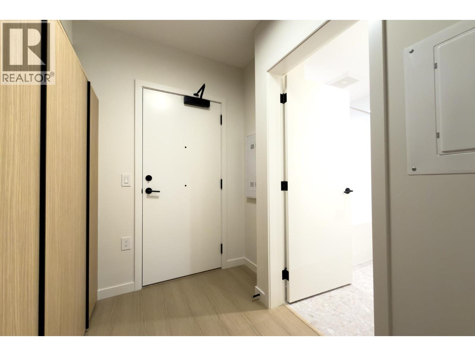 609 2015 St. Johns Street Property Photo 20