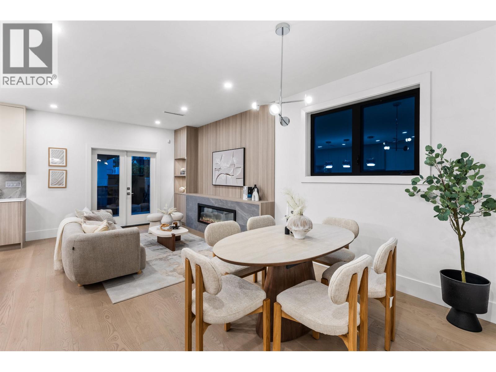 1 7061 Paulus Crescent Property Photo 6