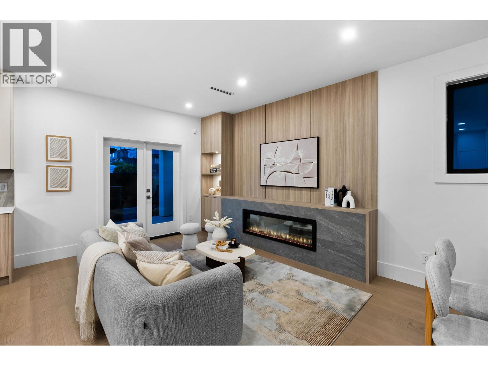 1 7061 Paulus Crescent Property Photo 7