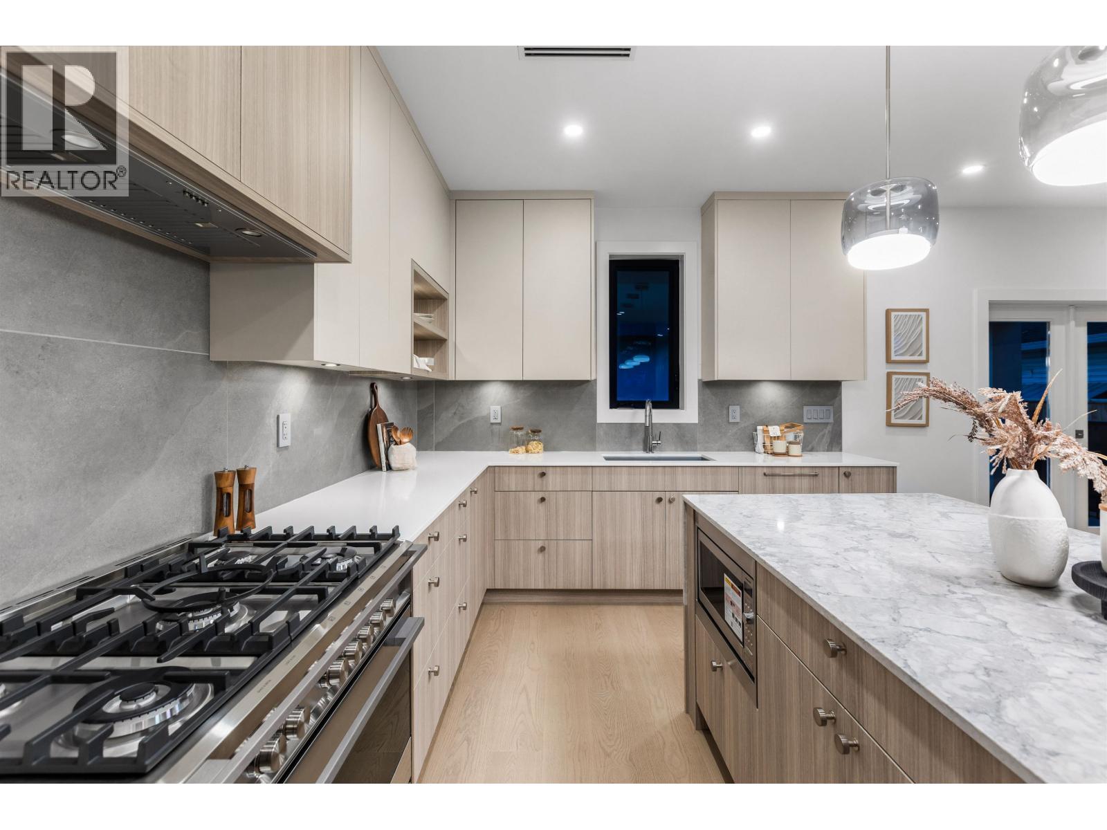 1 7061 Paulus Crescent Property Photo 11