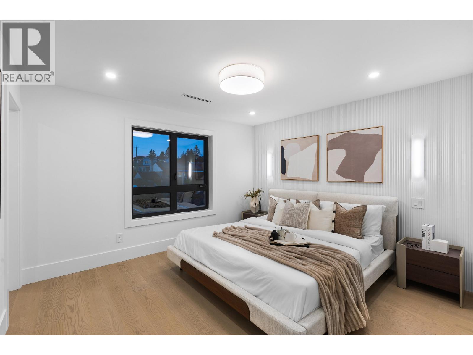1 7061 Paulus Crescent Property Photo 16