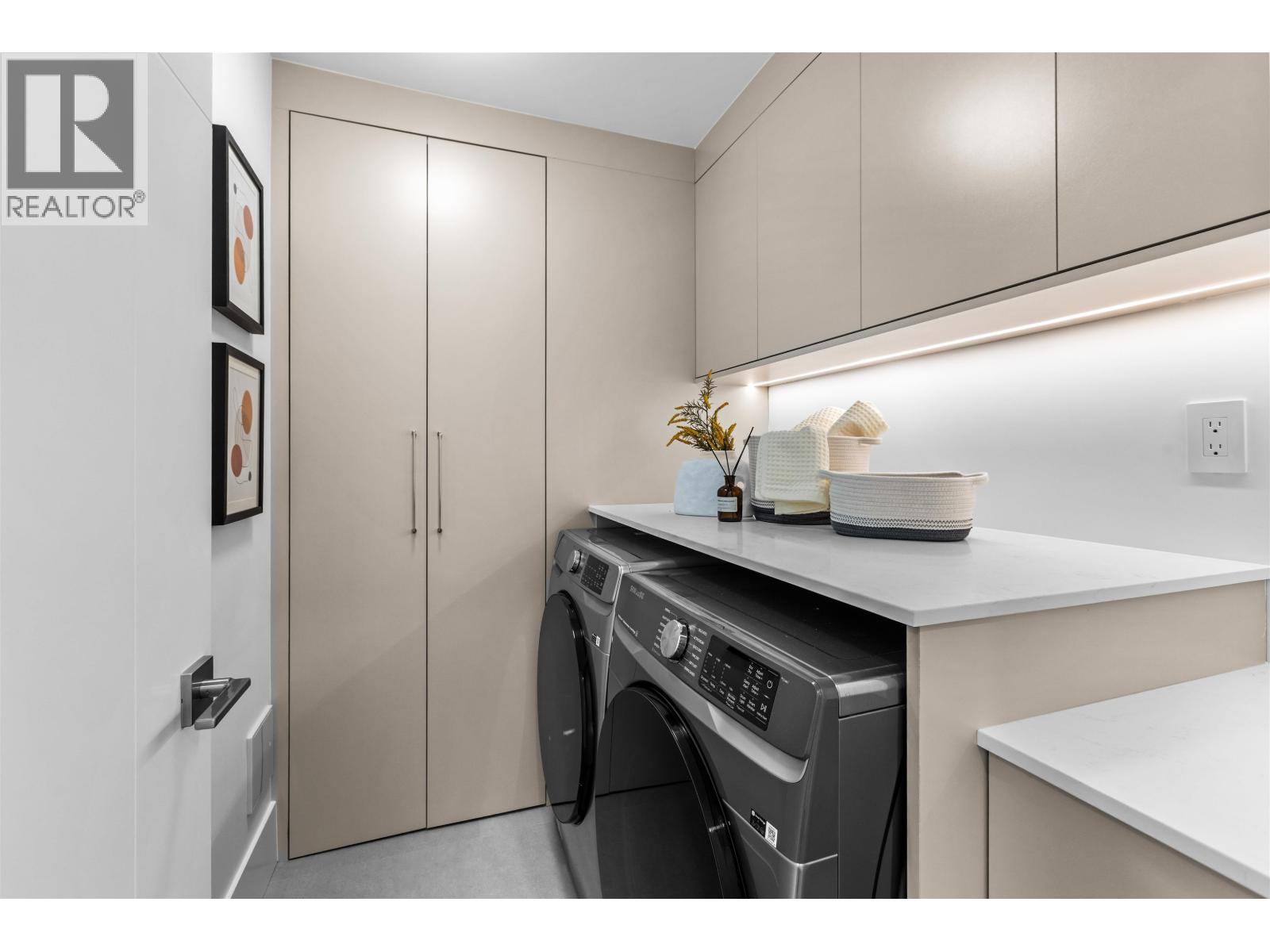 1 7061 Paulus Crescent Property Photo 22