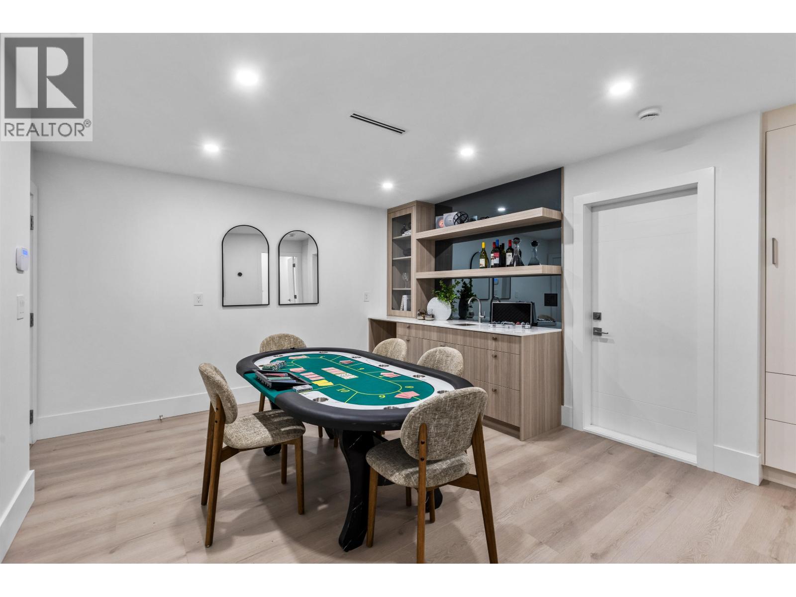 1 7061 Paulus Crescent Property Photo 23