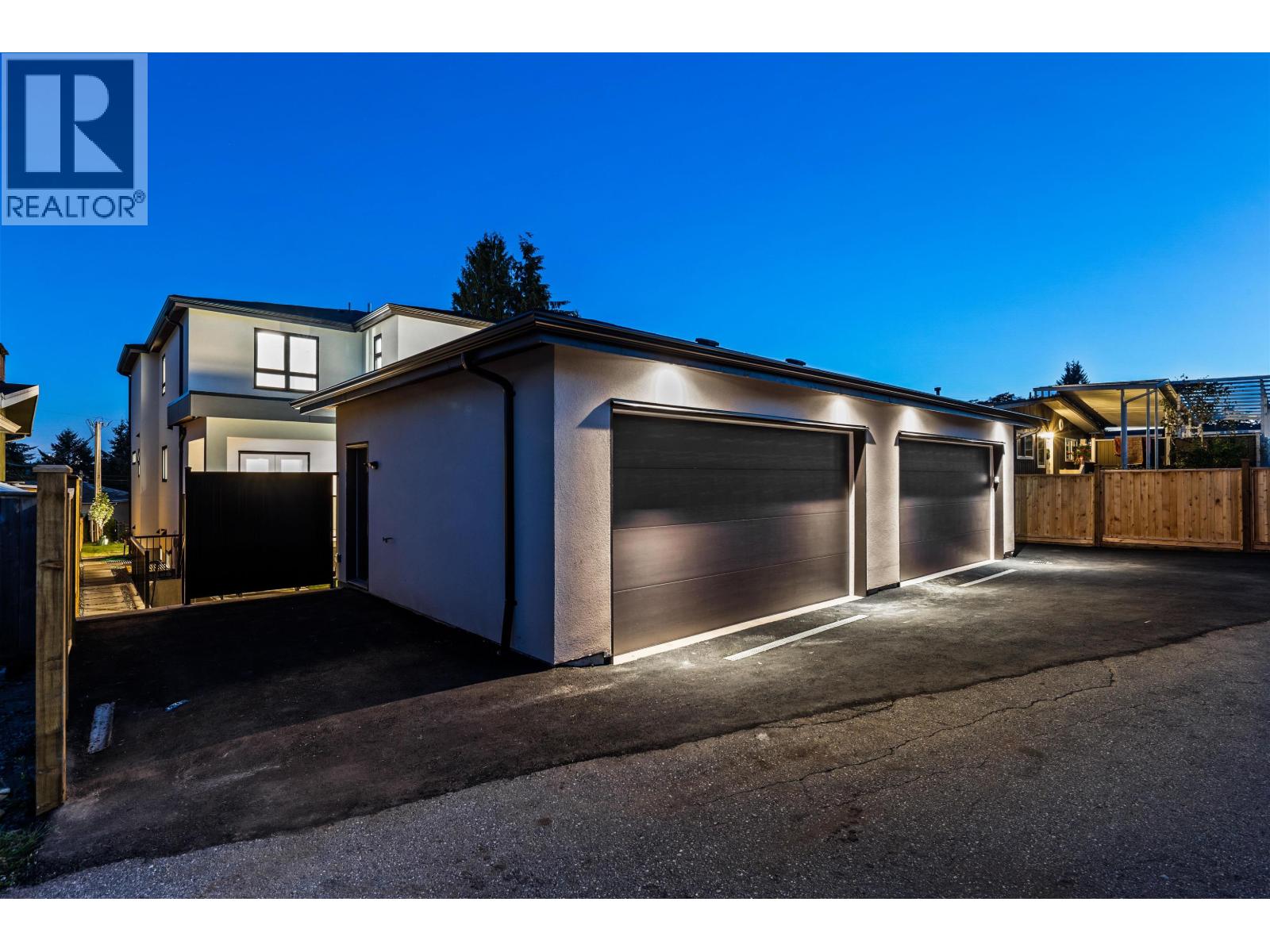 1 7061 Paulus Crescent Property Photo 28