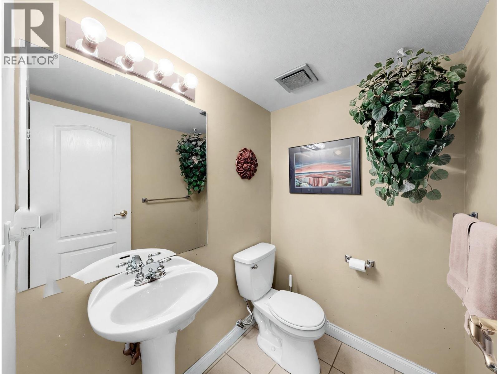 12 1561 Booth Avenue Property Photo 8