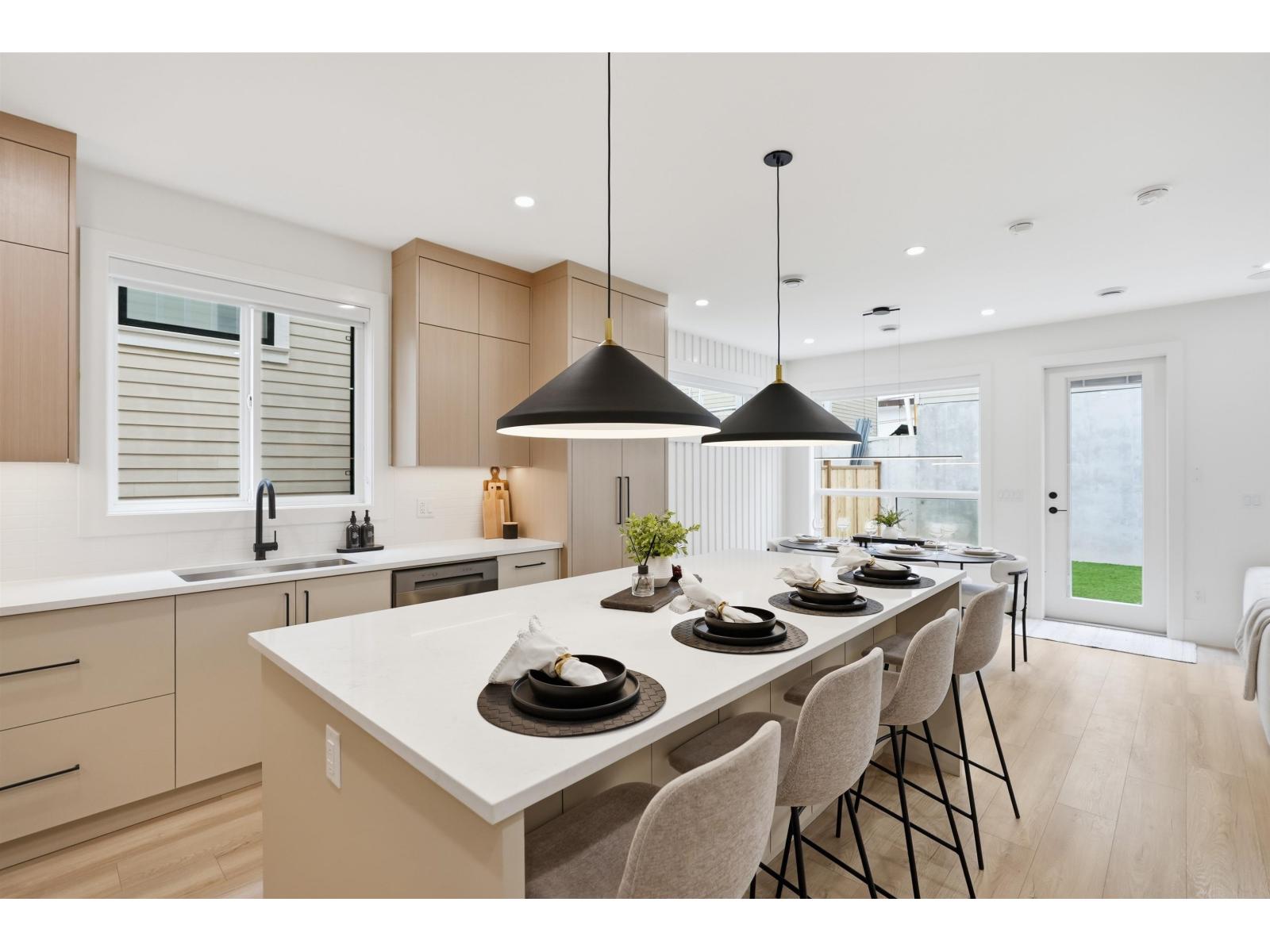 9312 Ebor Road Property Photo 4
