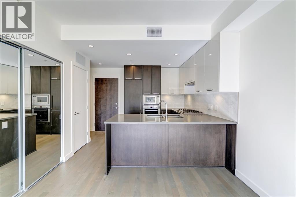 427 4033 May Drive Property Photo 4