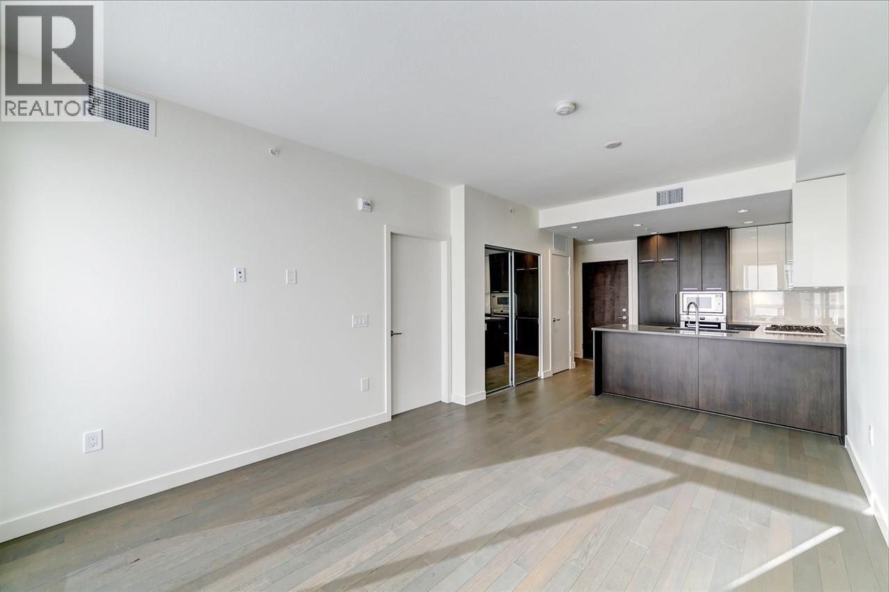 427 4033 May Drive Property Photo 5