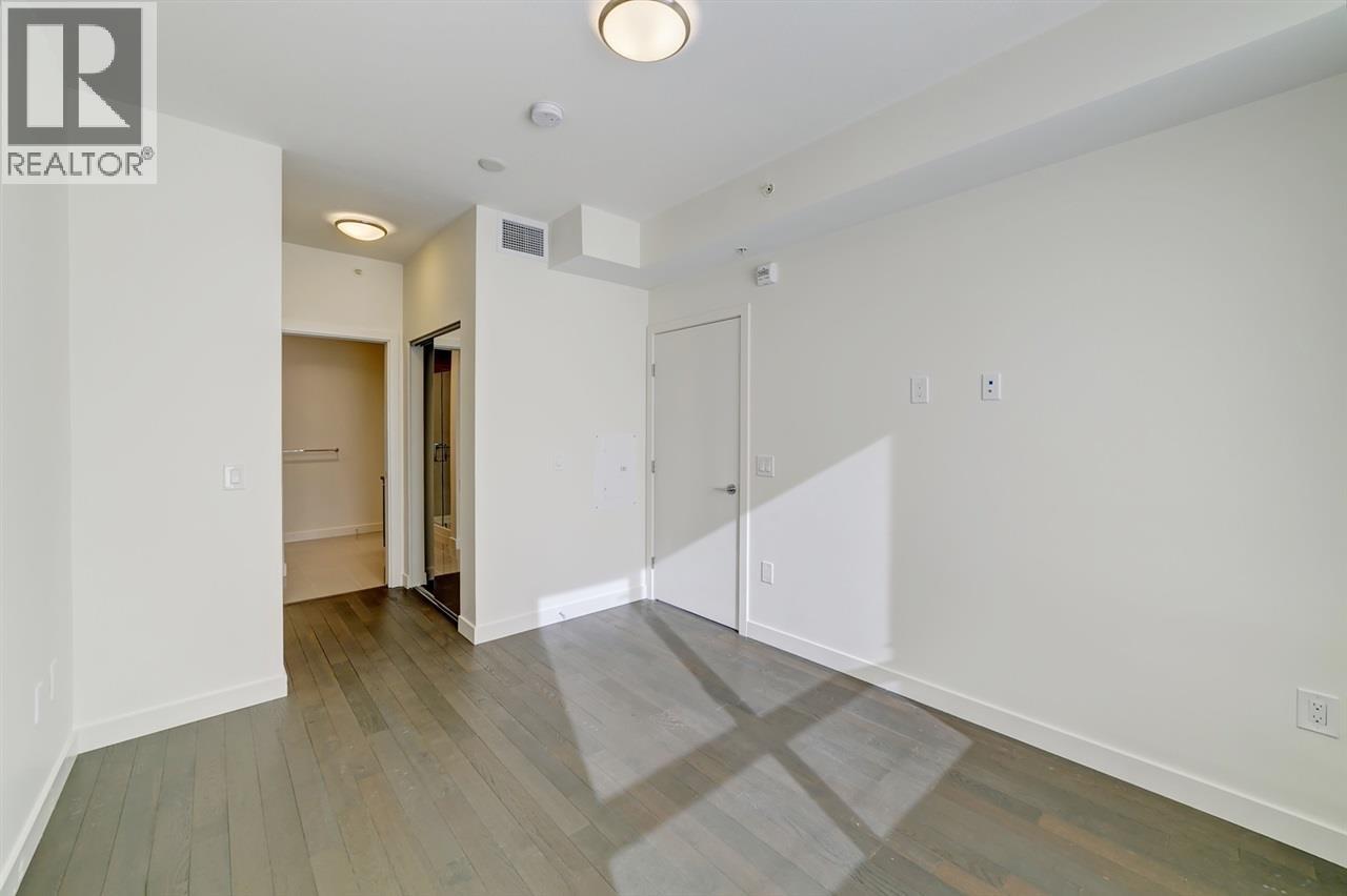 427 4033 May Drive Property Photo 9