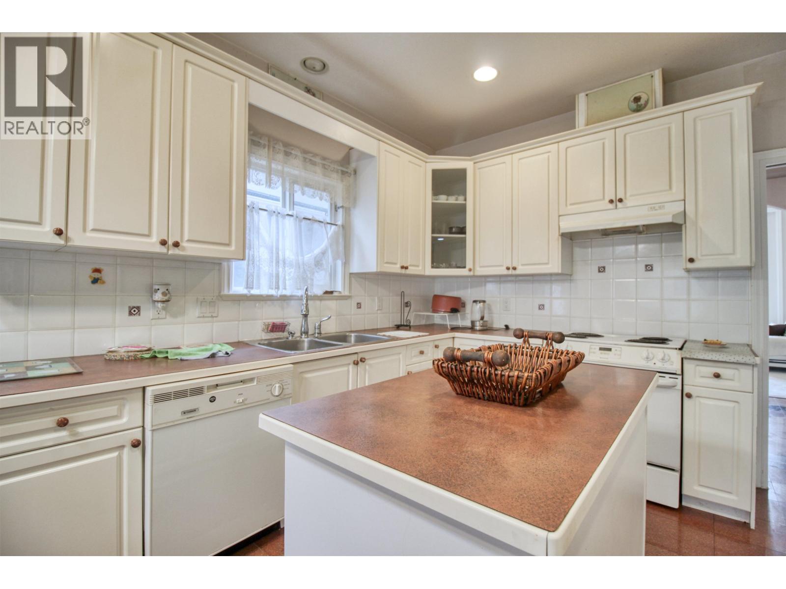 6031 Rumble Property Photo 14