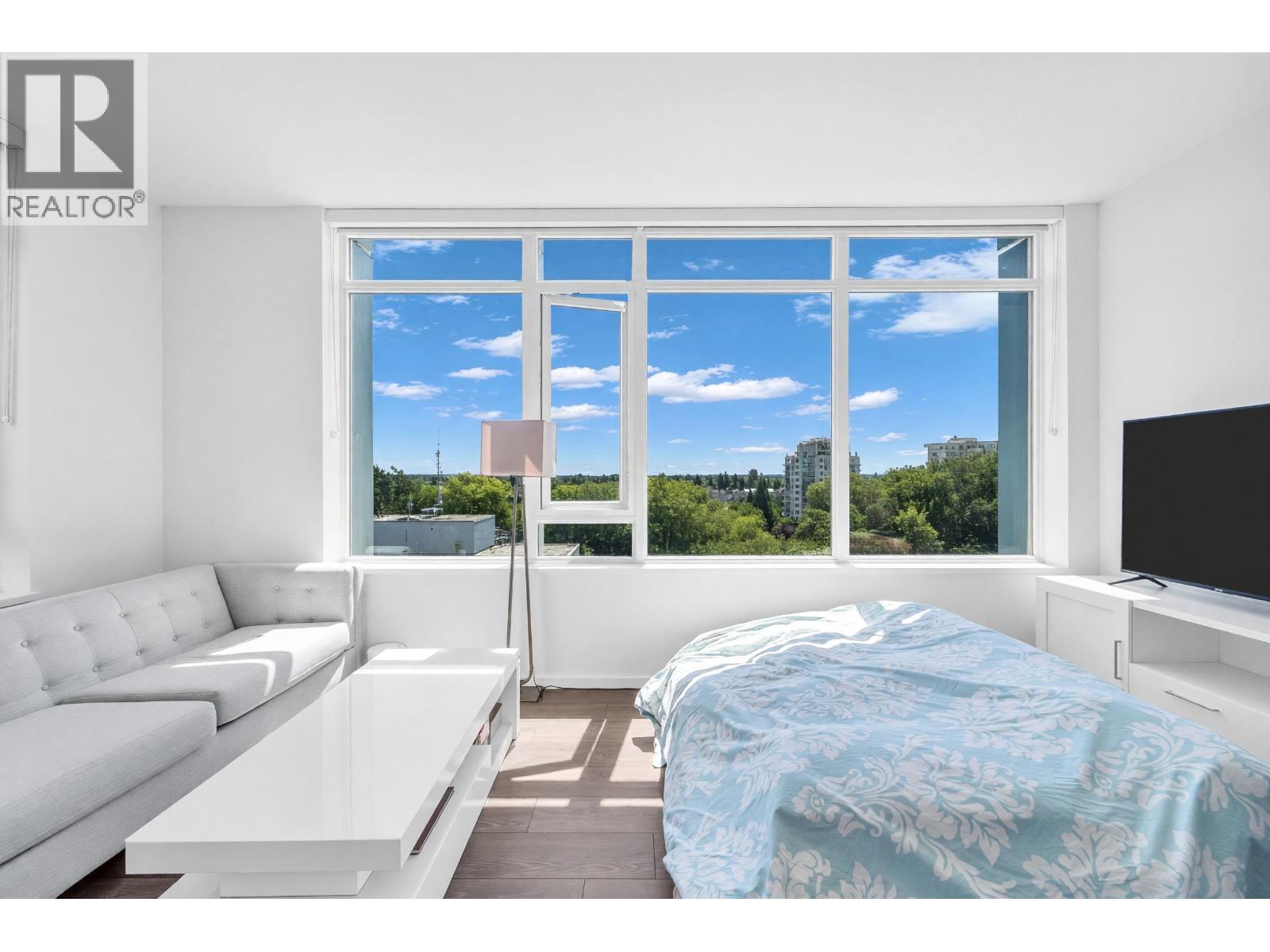 902 6808 Minoru Boulevard Property Photo 8