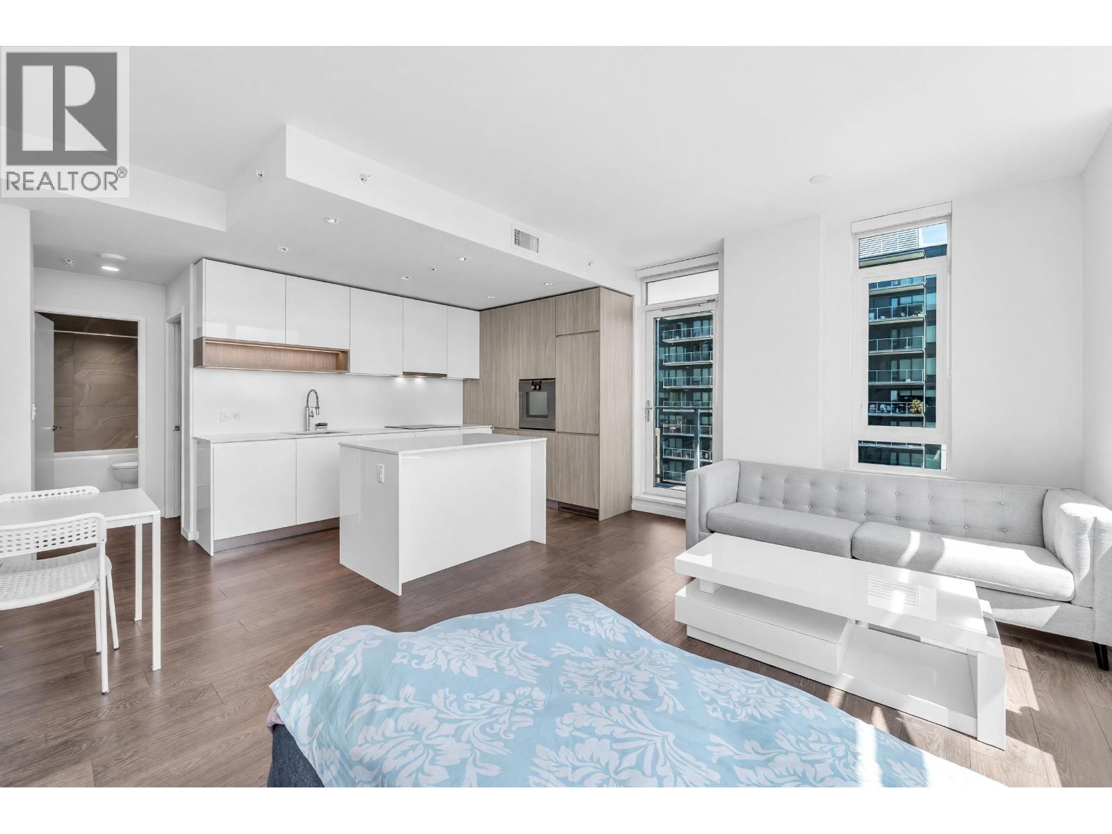 902 6808 Minoru Boulevard Property Photo 12