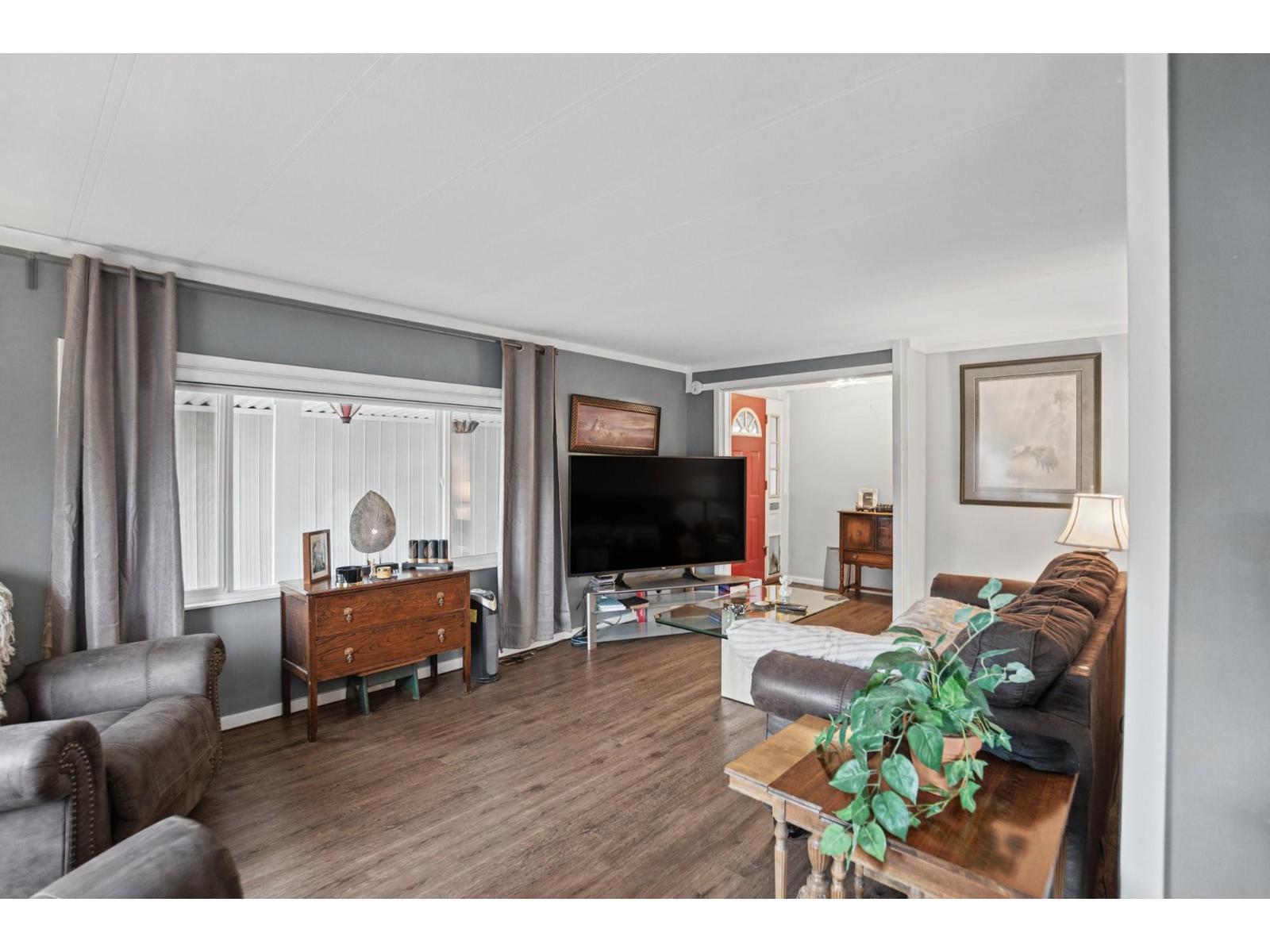 25 13650 80 Avenue Property Photo 5