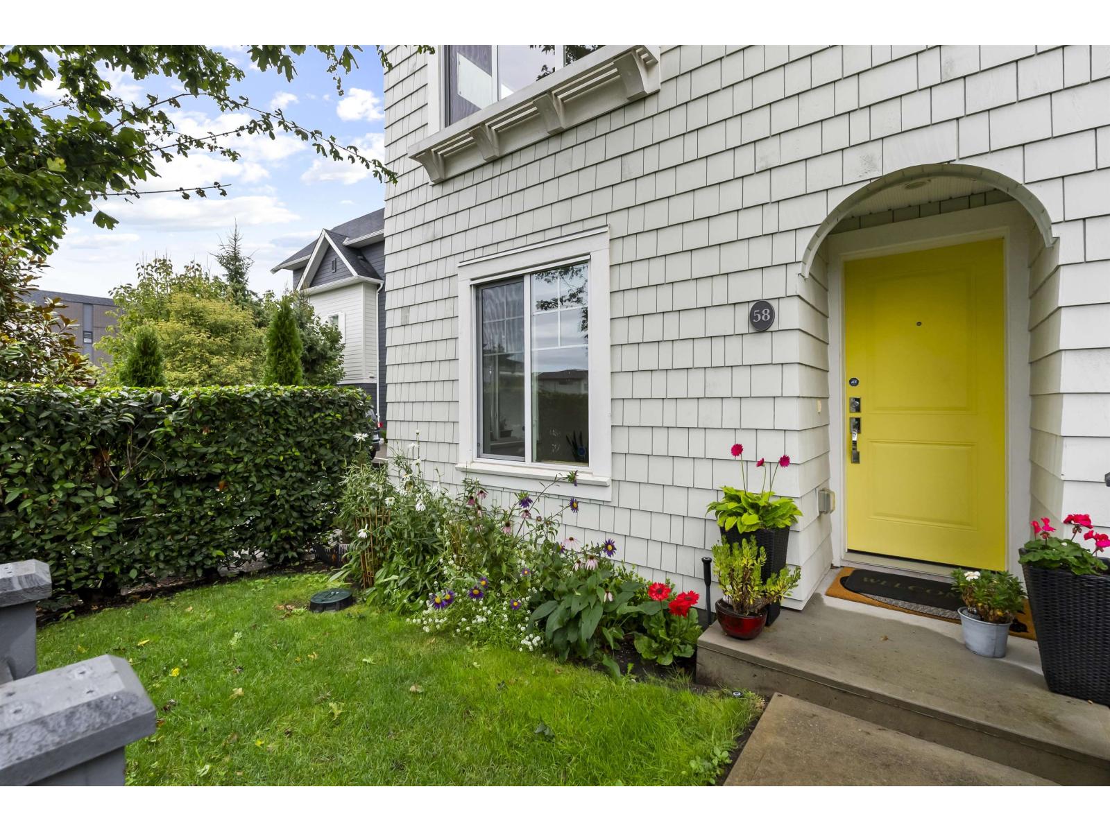 58 16678 25 Avenue Property Photo 2