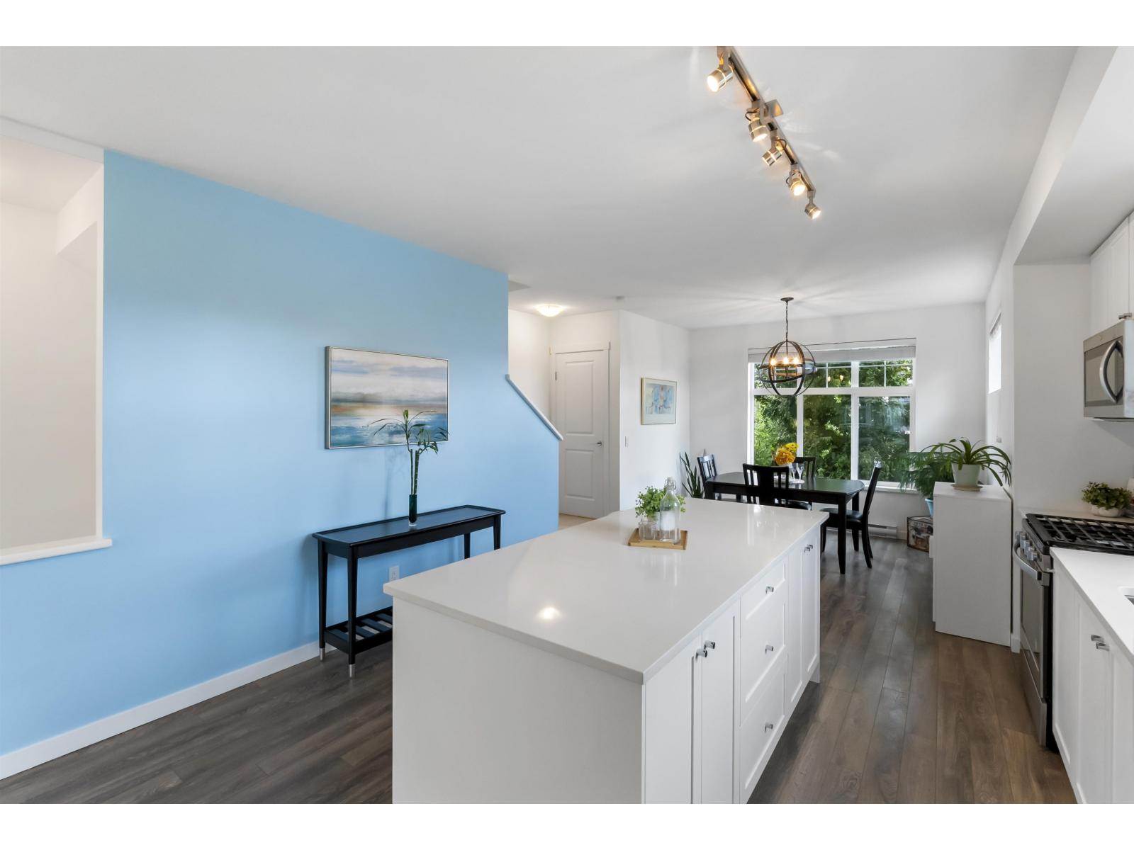 58 16678 25 Avenue Property Photo 10