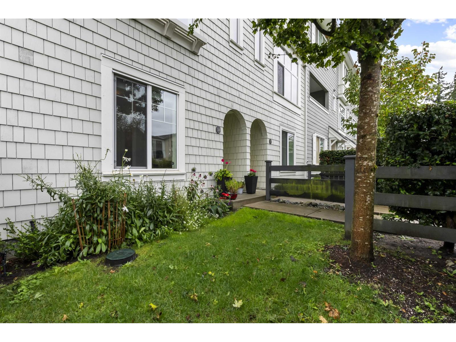 58 16678 25 Avenue Property Photo 33