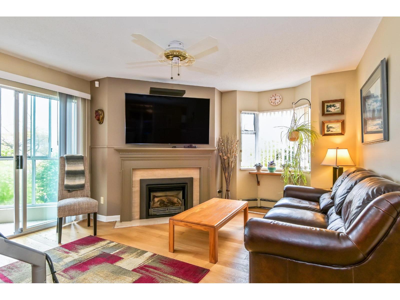 113 1442 Foster Street Property Photo 3