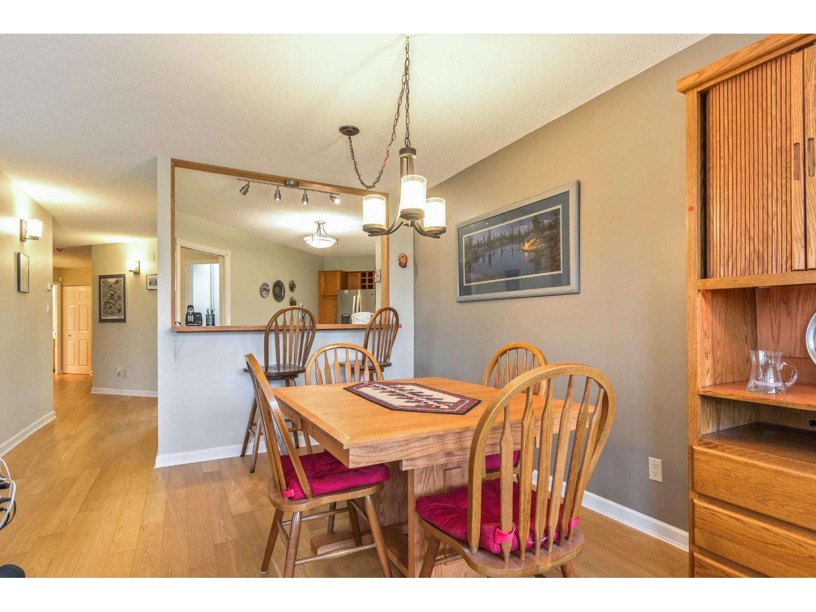 113 1442 Foster Street Property Photo 8
