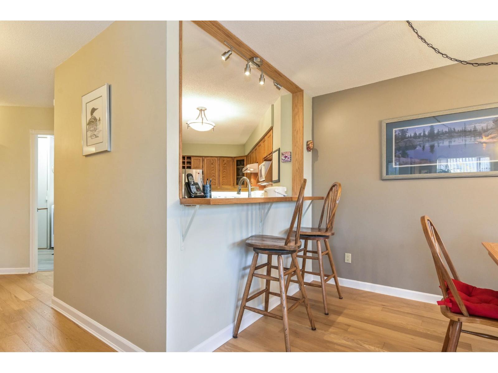 113 1442 Foster Street Property Photo 9