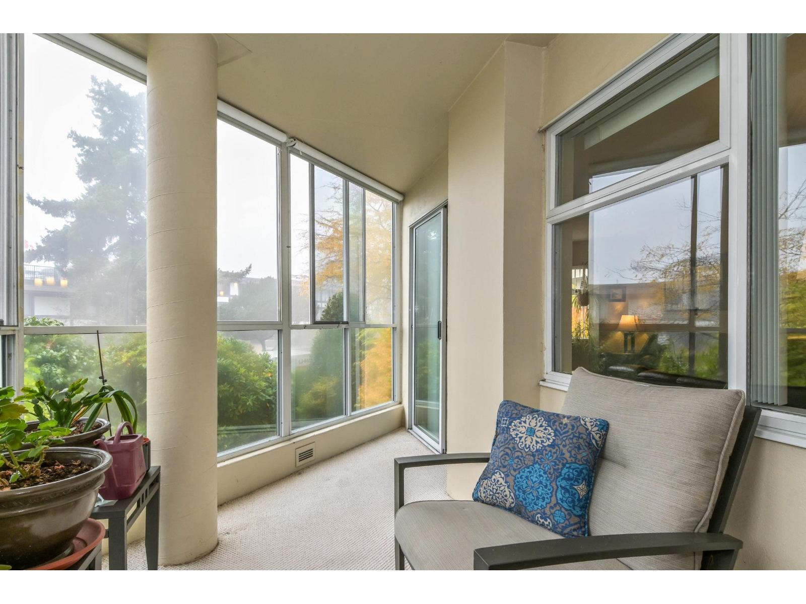 113 1442 Foster Street Property Photo 23